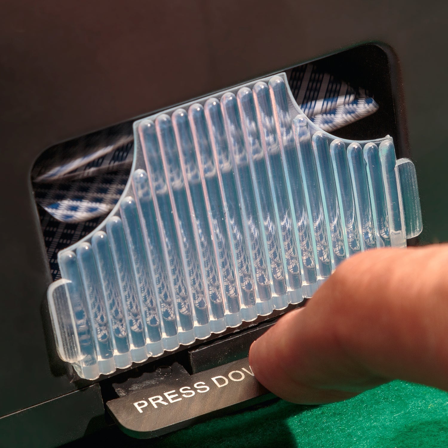 Automatisk kortblandare med två kortlekar - Card Shuffler