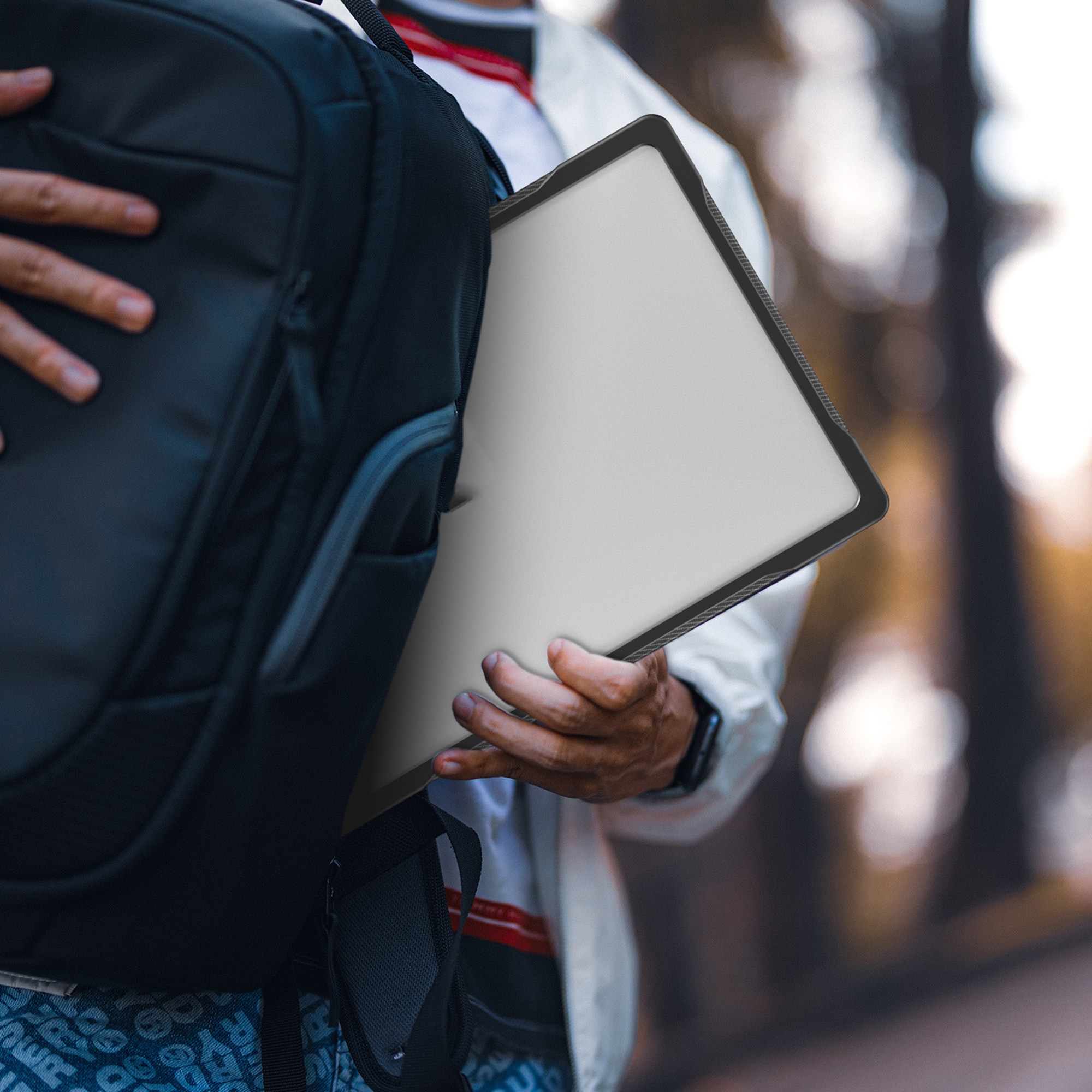 Apple MacBook Pro 14 2024 Stöttåligt Hybrid-skal Genomskinlig