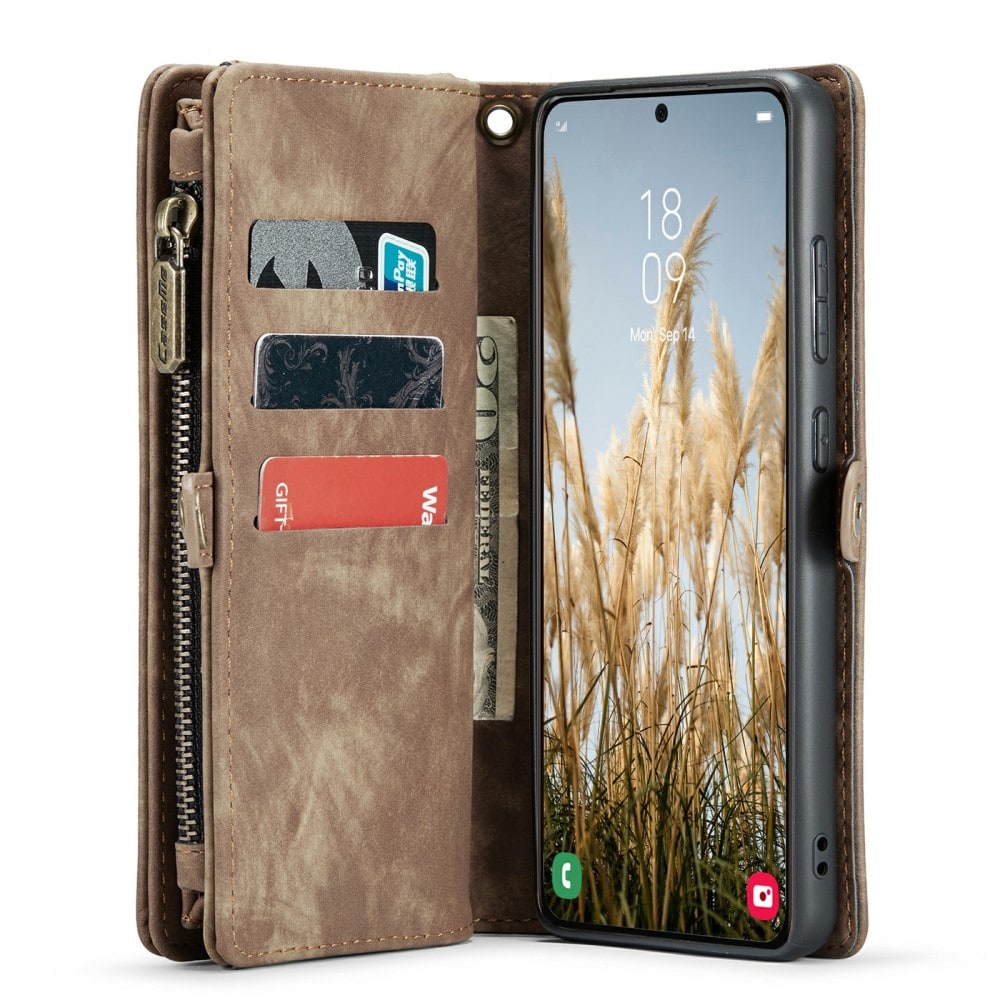 Samsung Galaxy S24 Rymligt plånboksfodral med många kortfack, Brun
