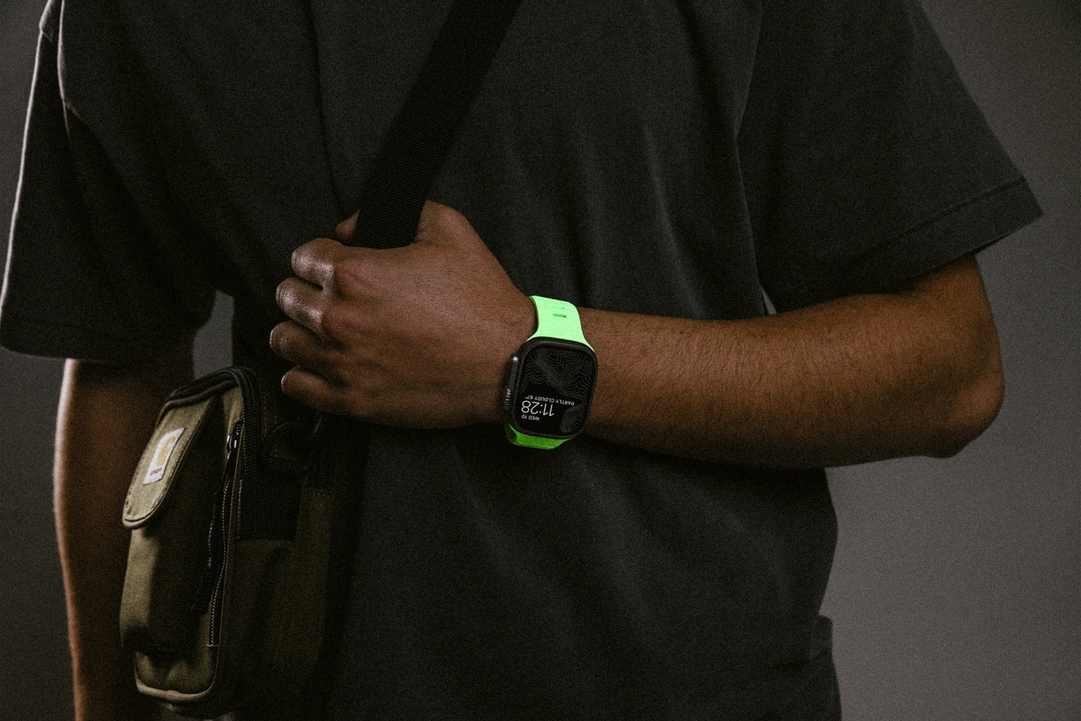 Apple Watch Series 9 41mm Armband - Sport Band Glow 2.0 - Limited edition